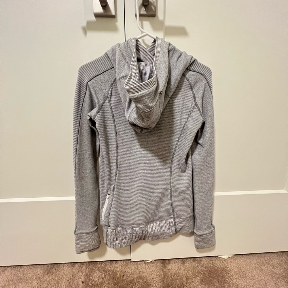 Lululemon Think Fast Pullover - Picture 2 of 2